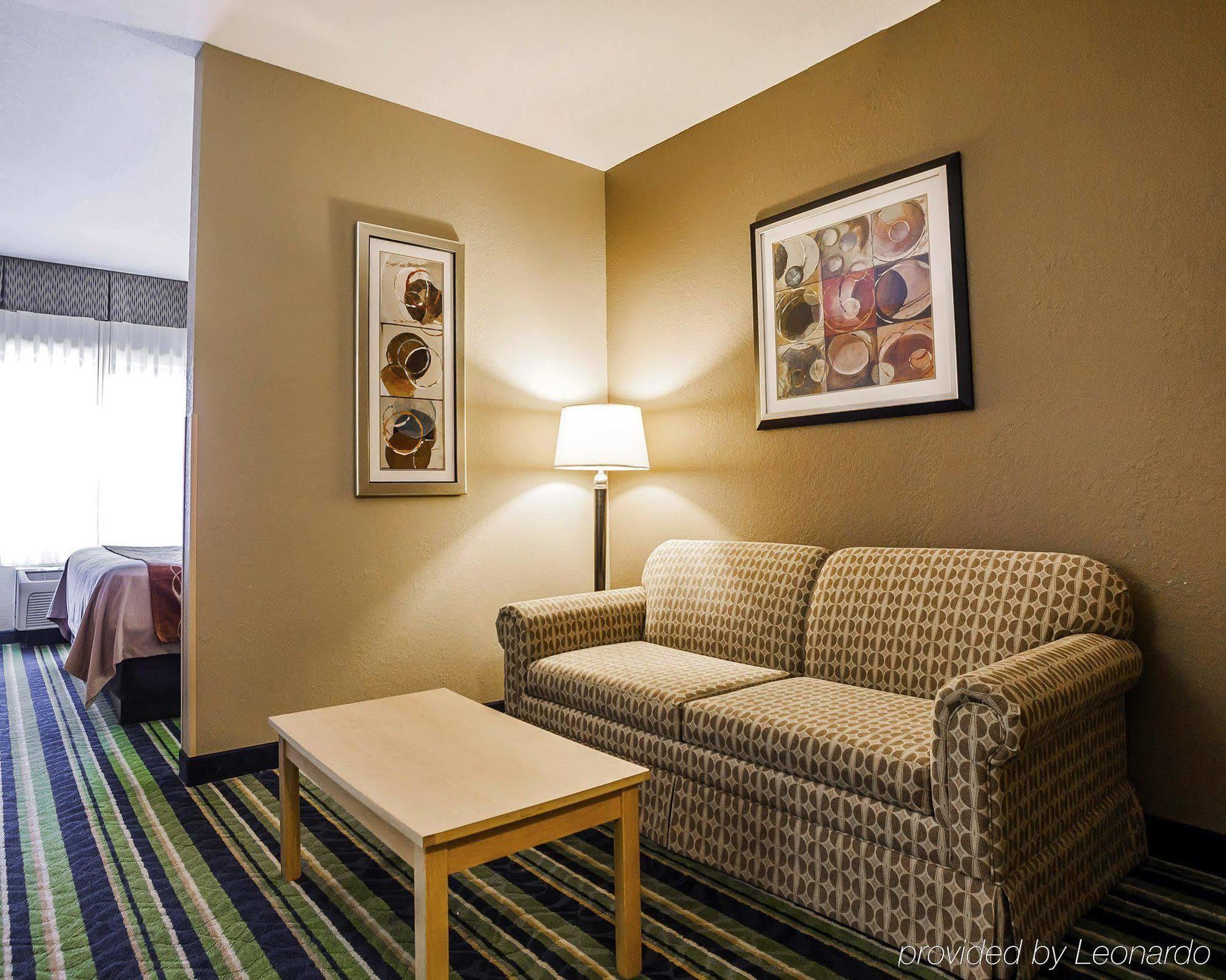 Comfort Inn Kansas City / Airport Екстериор снимка
