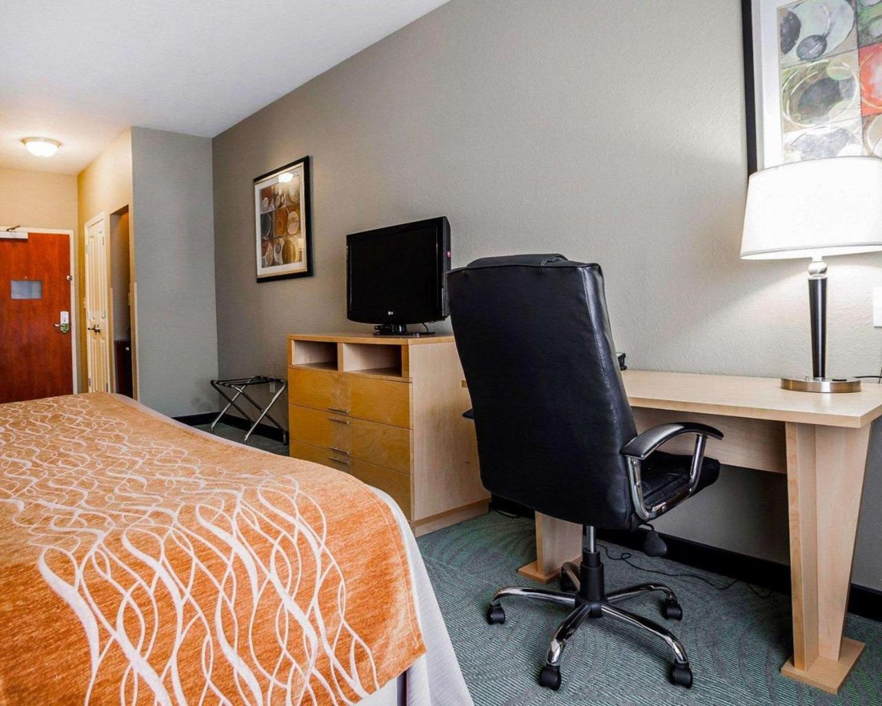 Comfort Inn Kansas City / Airport Екстериор снимка