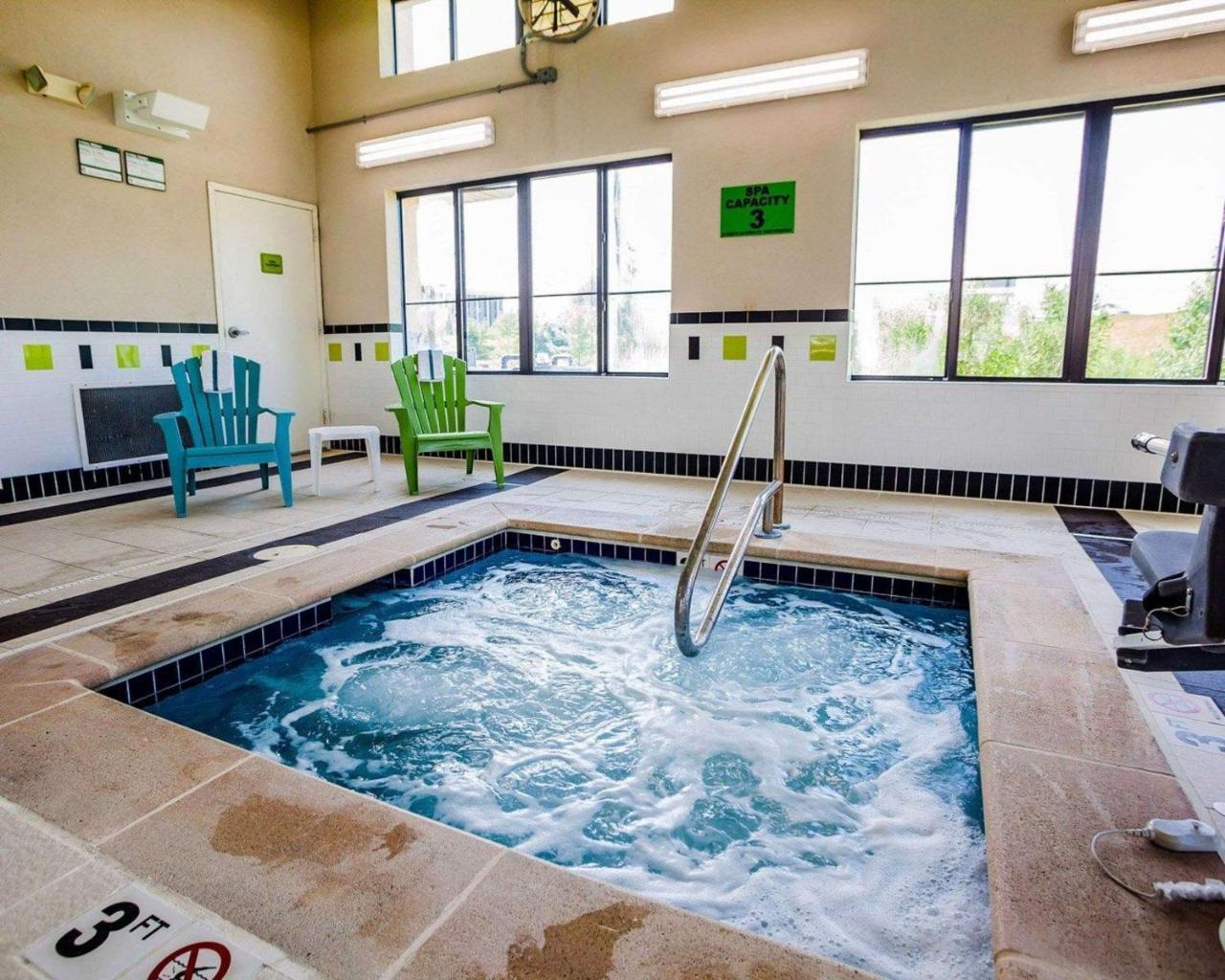 Comfort Inn Kansas City / Airport Екстериор снимка