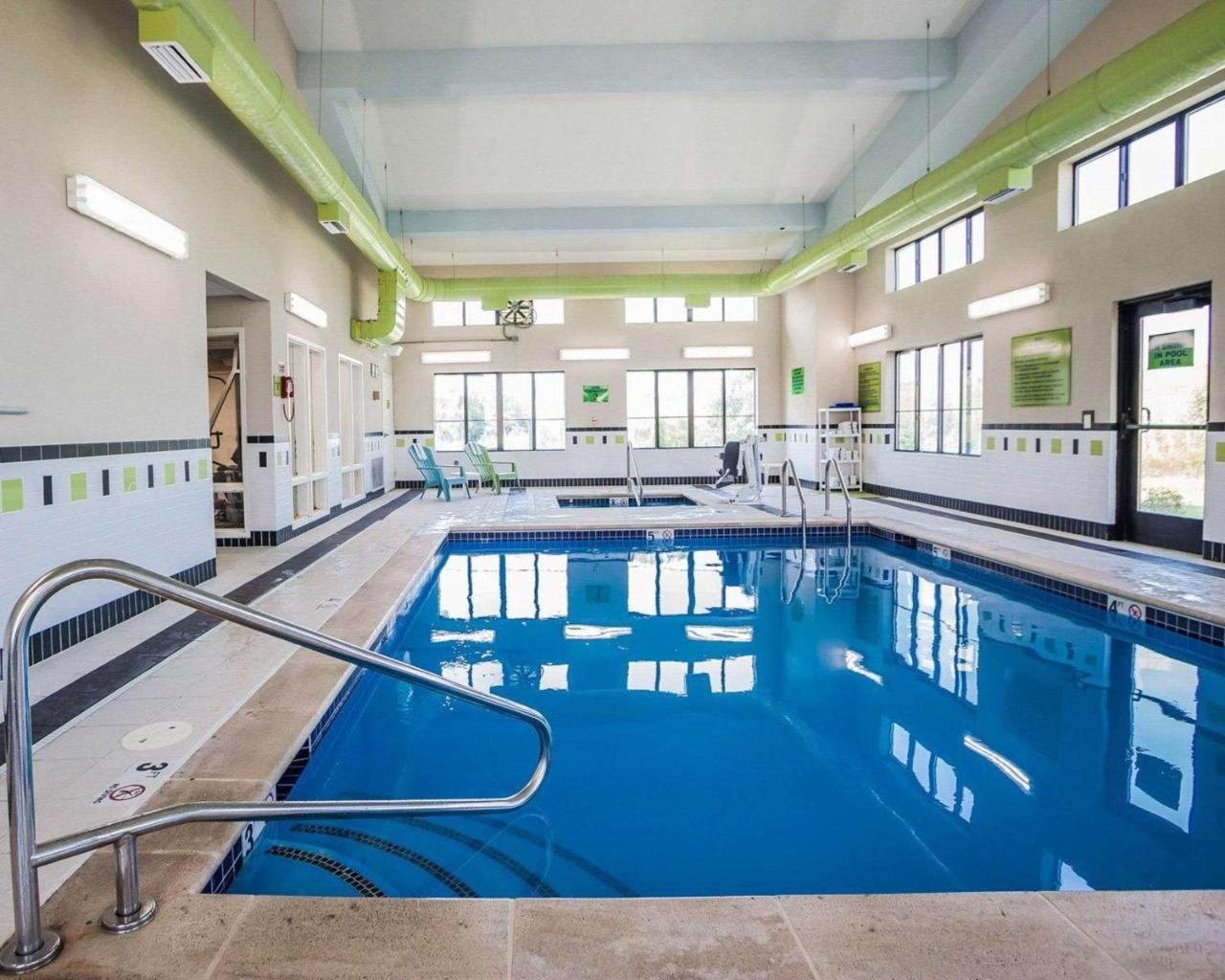 Comfort Inn Kansas City / Airport Екстериор снимка