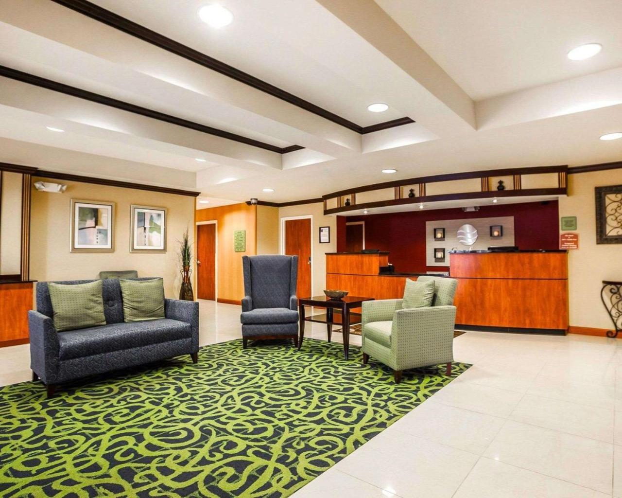 Comfort Inn Kansas City / Airport Екстериор снимка