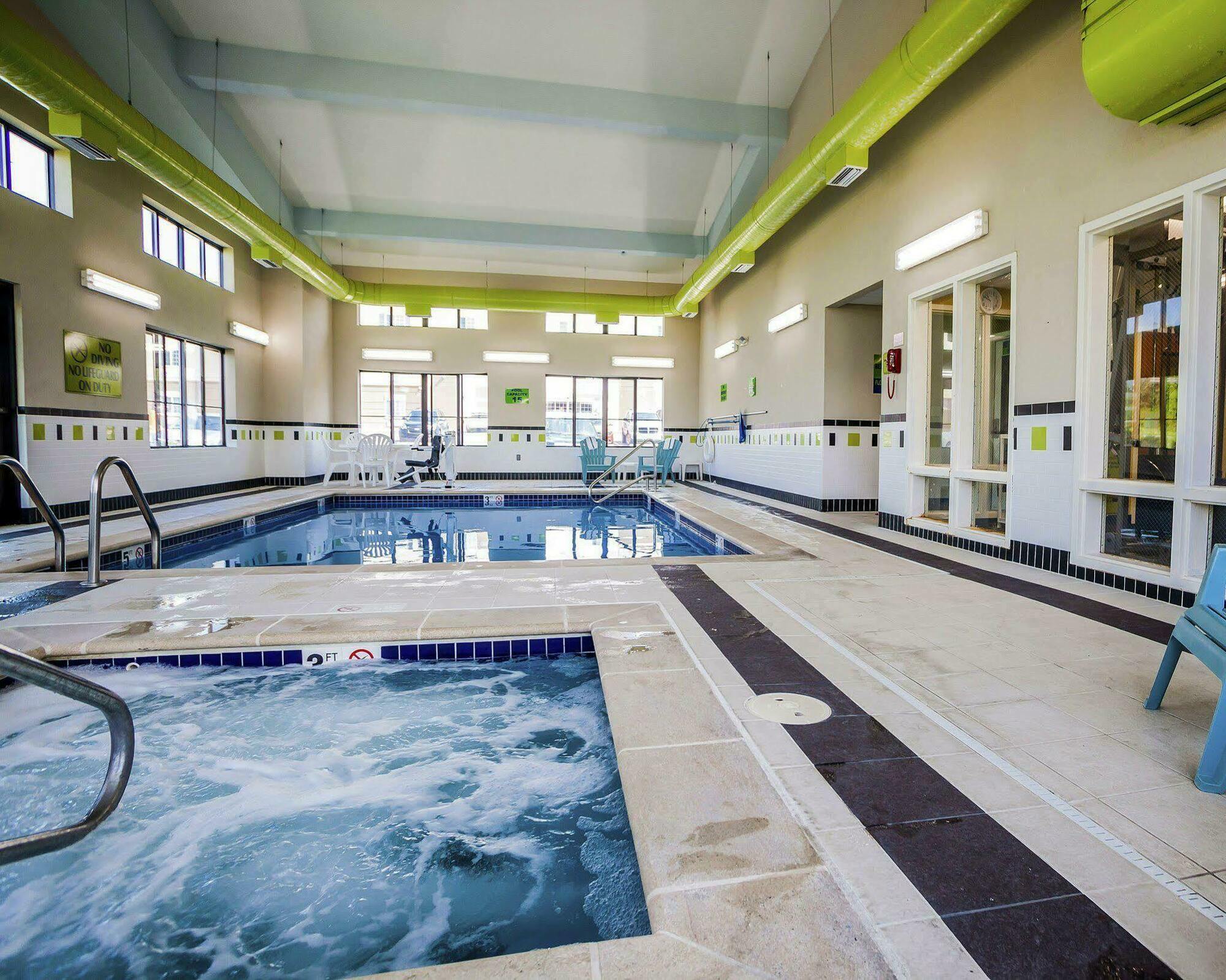Comfort Inn Kansas City / Airport Екстериор снимка