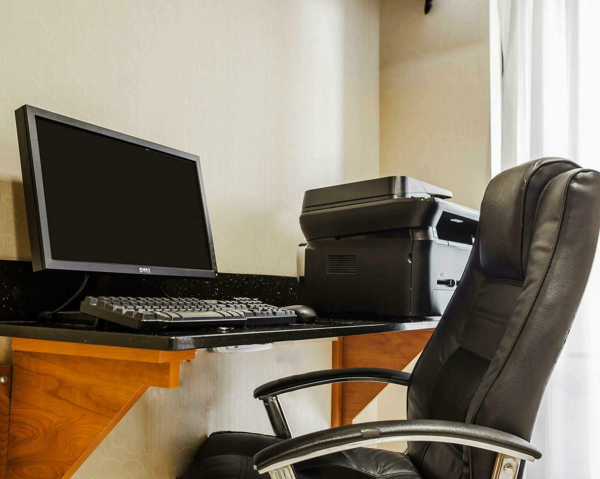 Comfort Inn Kansas City / Airport Екстериор снимка
